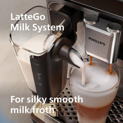 PHILIPS 4400 Series Máquina espresso totalmente automática – 12 cafés calientes y helados, sistema de leche LatteGo de rápida limpieza, SilentBrew, QuickStart, molinillo de cerámica, cromo negro